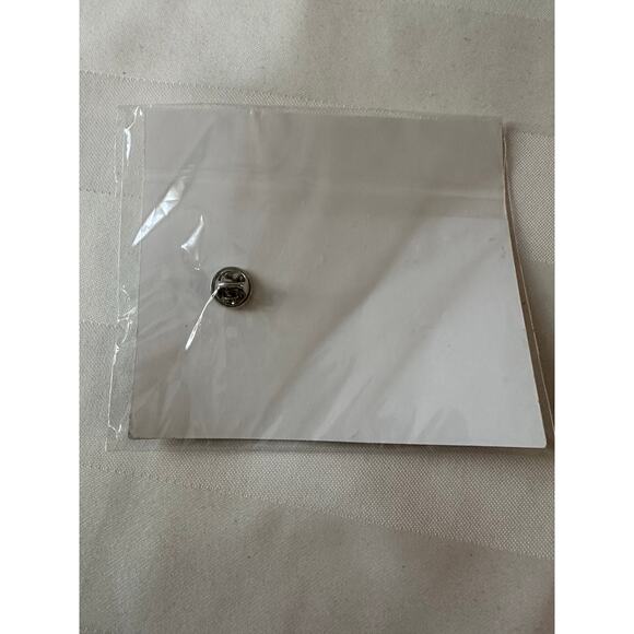 Carnival VIFP Club Ecstasy 2022 Commemorative Collector Pin - Picture 4 of 4